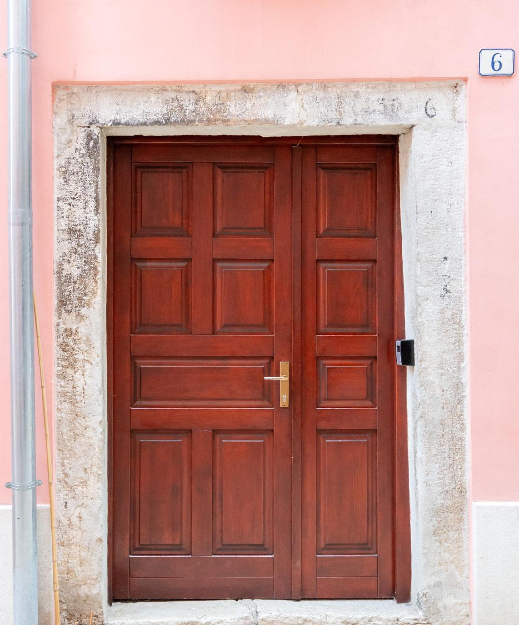 Loft With 2 Bedrooms - Historical District Rovinj Bagian luar foto